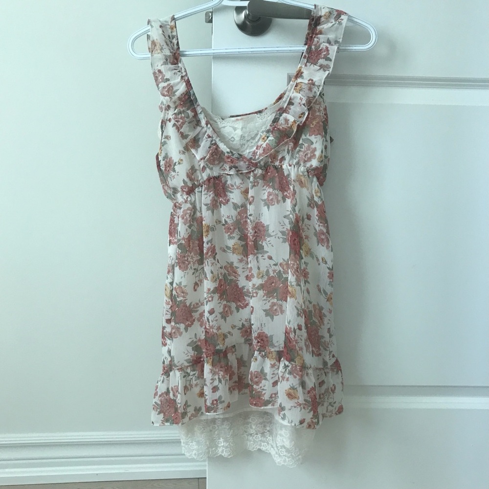 Pink floral chiffon top - S (Asian sizing & can fit larger)